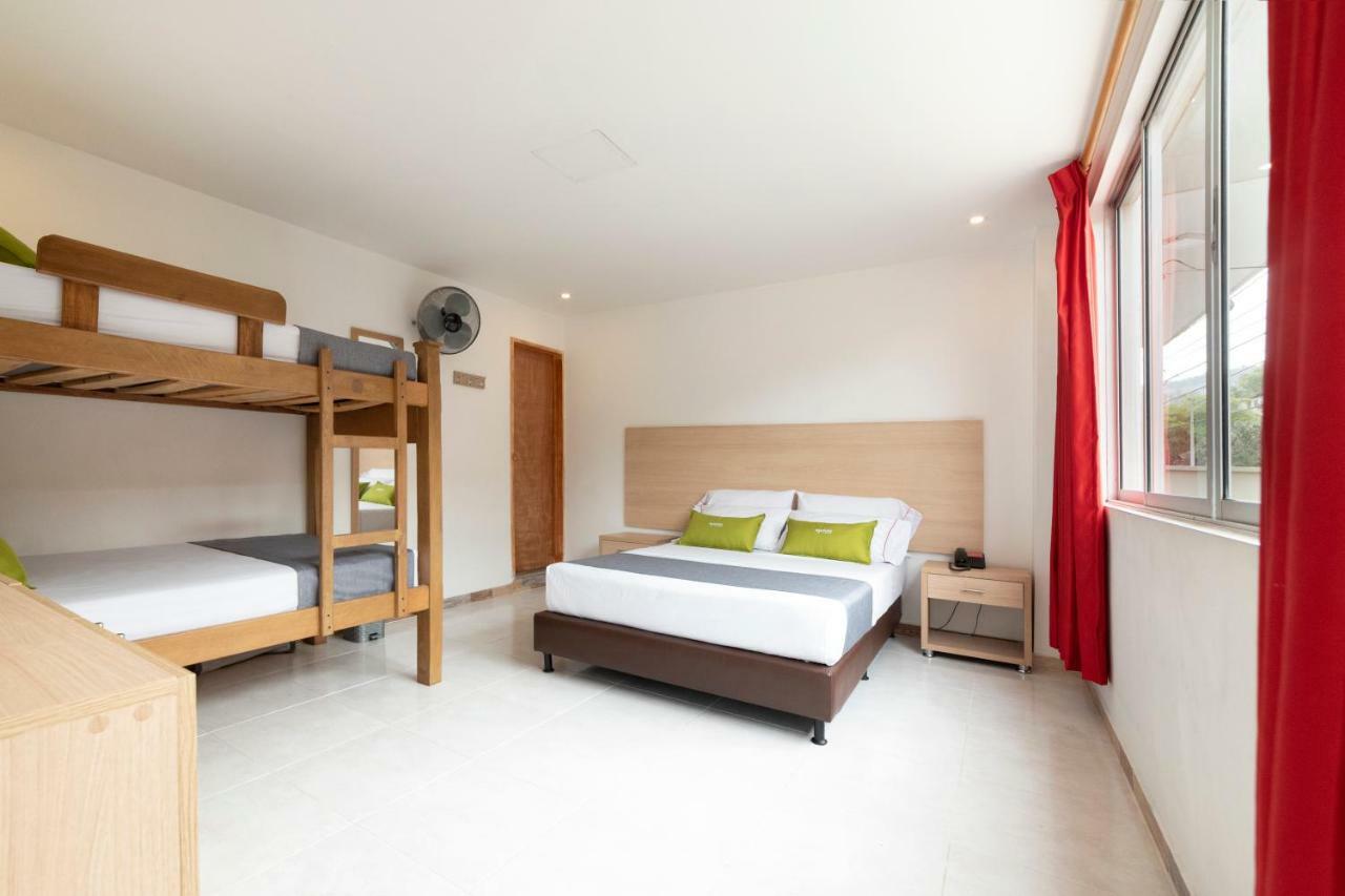 Hotel Ayenda 1238 Nuevo Colombia Medellín Esterno foto